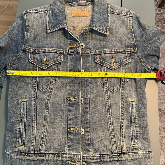 Levi's Light Blue Denim Jacket - Picture 8 of 8